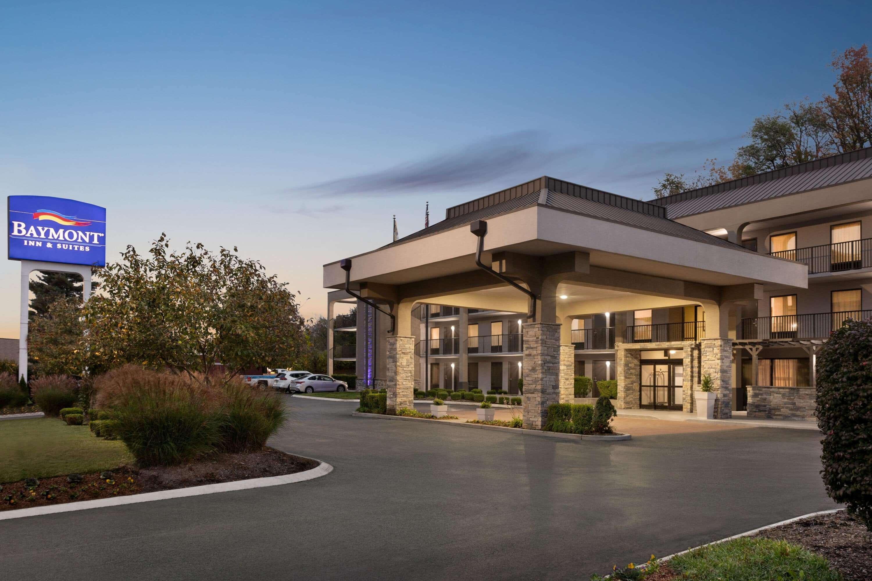 Baymont By Wyndham Nashville Airport Exterior photo